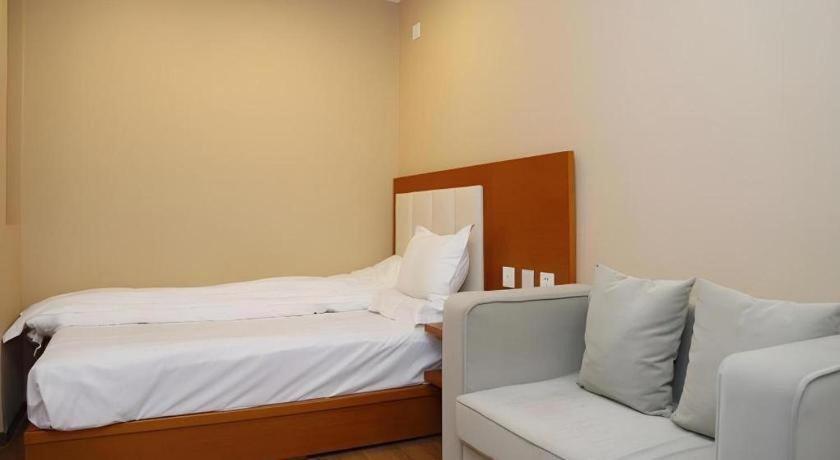 Beijing Yi Jia Hotel Ngoại thất bức ảnh